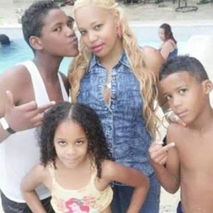 Meet your Posher, La rubia de oro